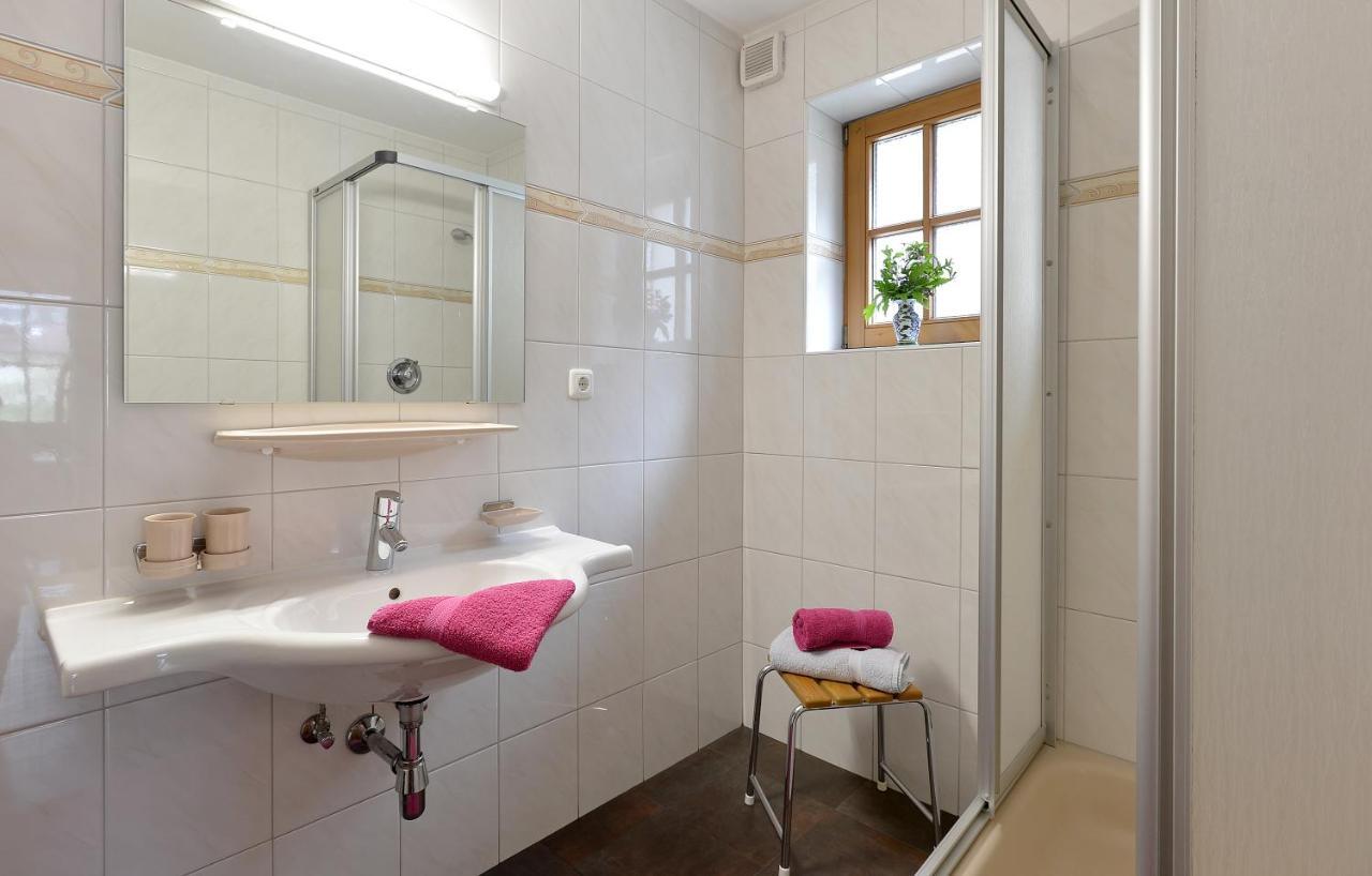 Ferienwohnungen Kircher Mayrhofen Room photo
